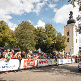 Zväčšiť fotografiu - Hviezdy dorazili do cieľa v púchove - TSK_okolo SR PU_mini